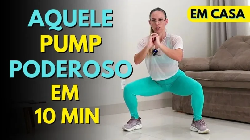 Mulher fazendo Treino Pernas e Glúteos Em Casa Sem Equipamento