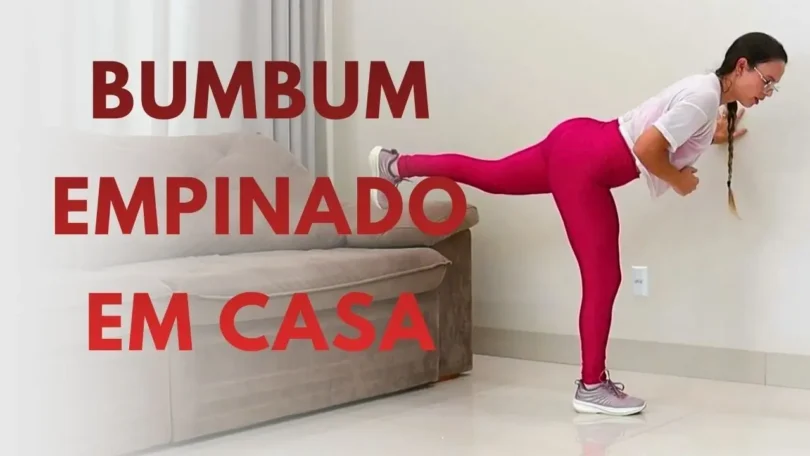 Mulher treinando glúteos para o BUMBUM NA NUCA em casa